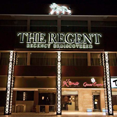 The Regent Hotel Chandīgarh Buitenkant foto